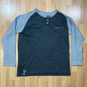 Swiss Cross Raglan Long Sleeve Henley Shirt (Mens’s Size L) • Black & Gray • EUC